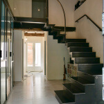 Escalier métal, verrière acier et coursive intérieure by FAS Toulouse