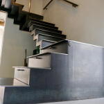 Escalier et meuble de rangement sur mesure en acier by FAS Toulouse